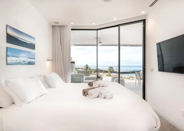 Infinity 1-7 Luxe Sea View 2b * Palm-mar